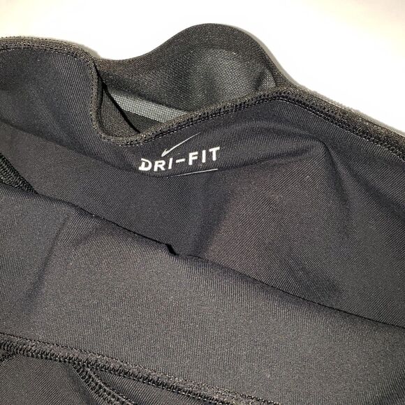 Nike Womens SIZE L Black Workout Run Tight Fit Crop Compression Pants Key Pocket - Picture 3 of 13